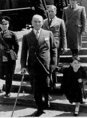 Atatürk ve Çocuk Resimleri
